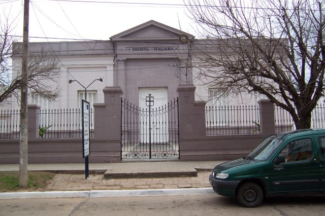 Edificio de la Soc. Italiana Bella Vista Ctes